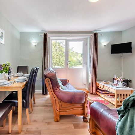 Robin Cottage Лланділо Екстер'єр фото