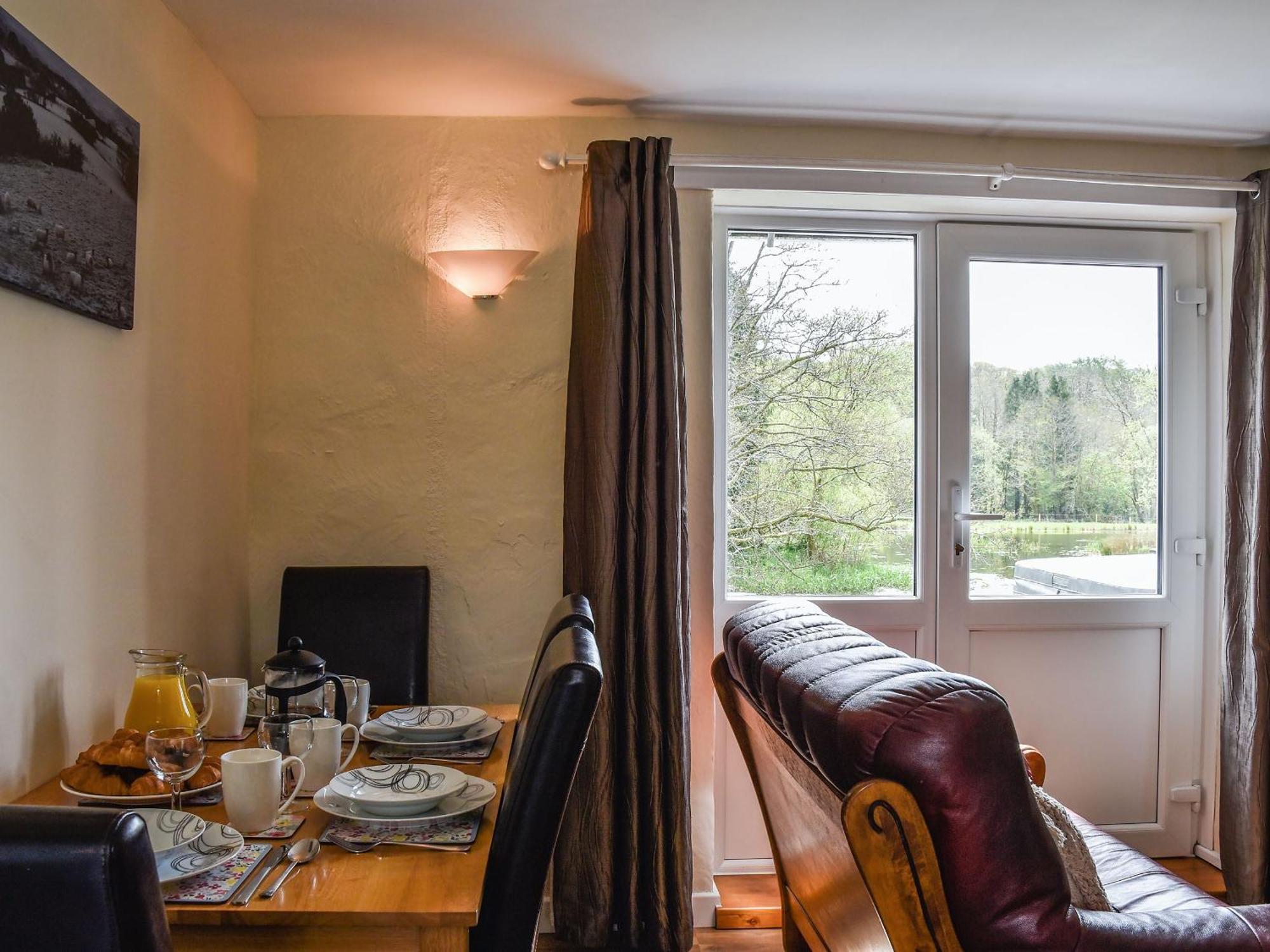 Robin Cottage Лланділо Екстер'єр фото